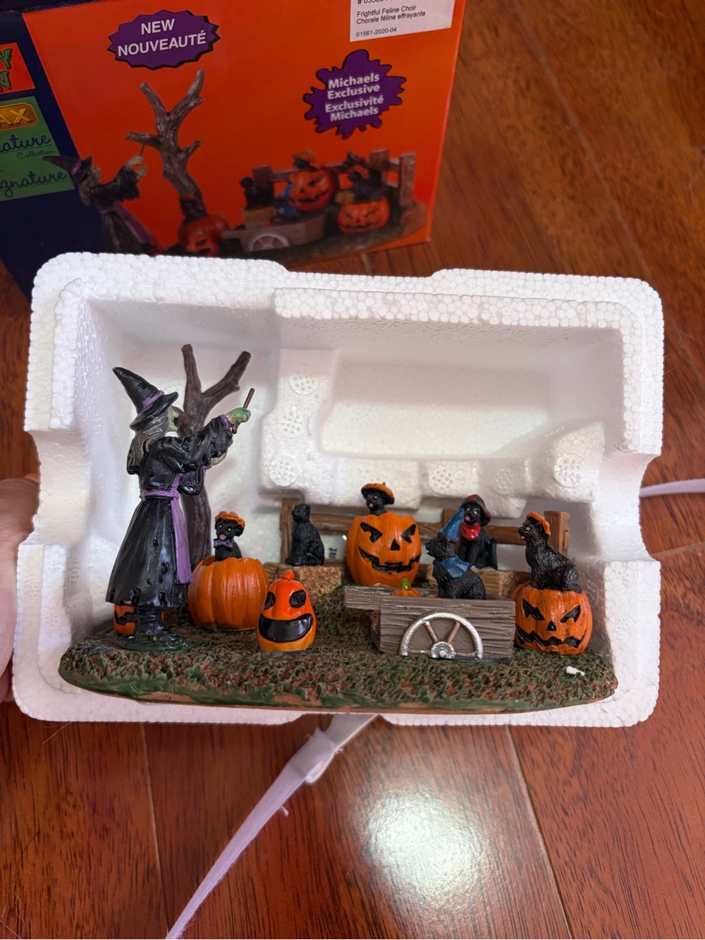 Lemax Spooky Town Frightful Feline Choir Halloween Decor Figure – New in Box - Picture 5 of 6